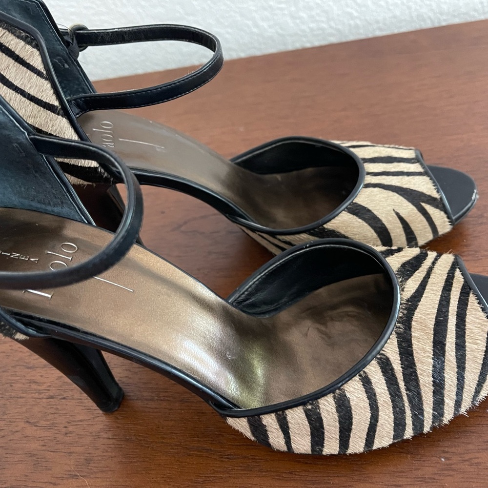 Linea Paolo 3.5” peep toe animal print heels